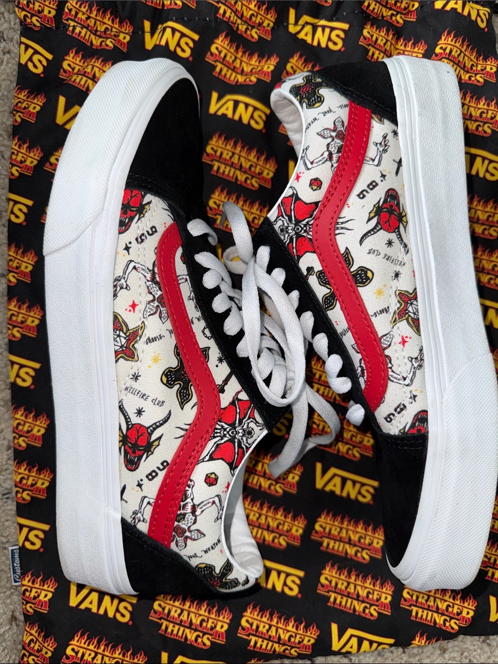Custom Vans Stranger Things - Picture 9 of 11